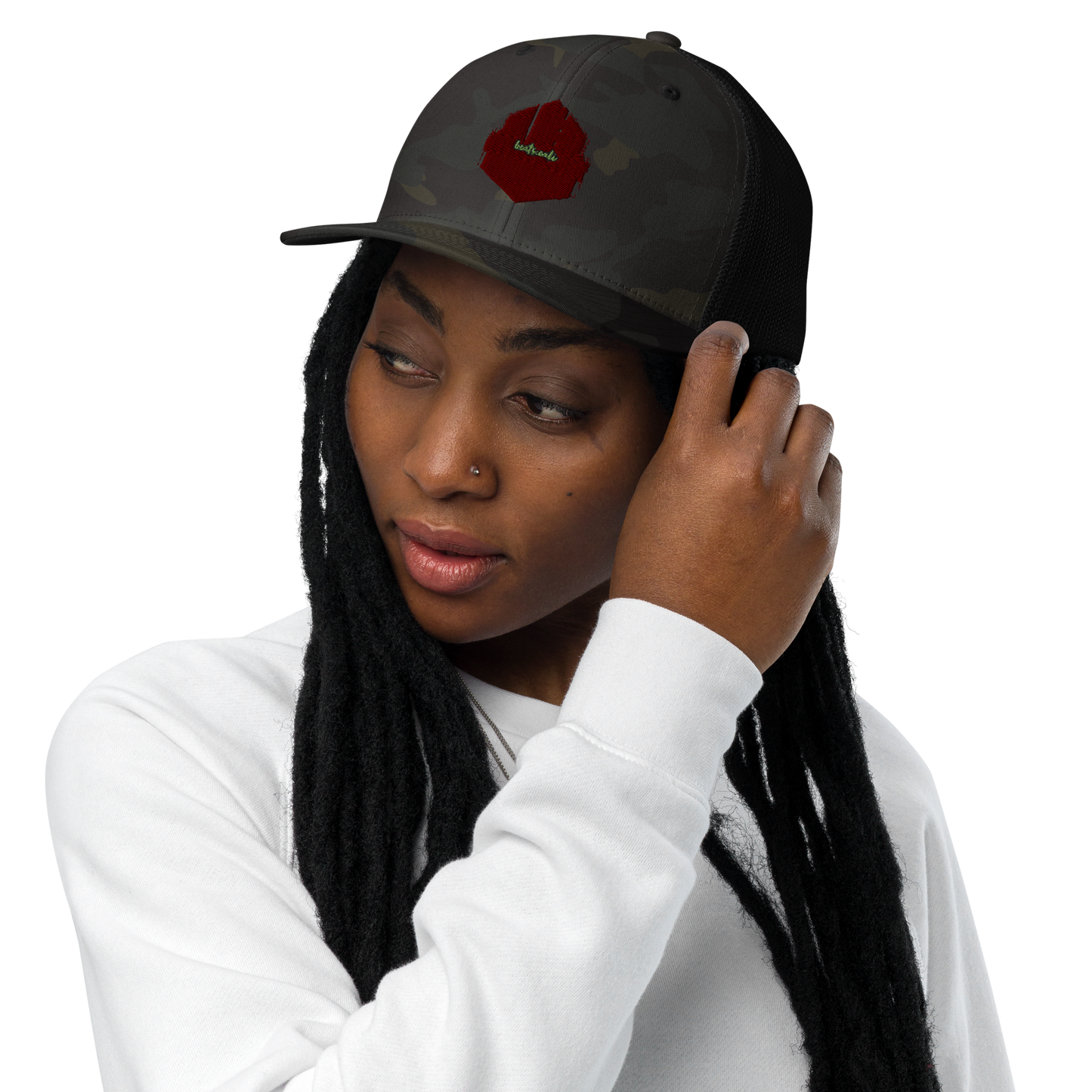 Closed-back trucker cap