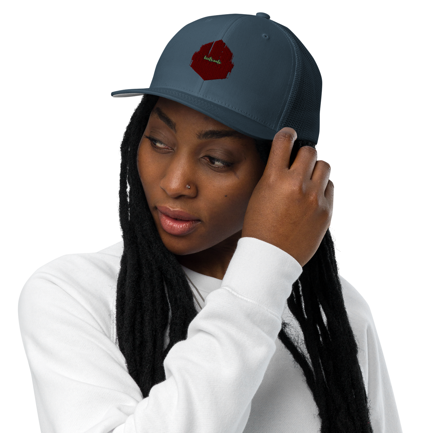 Closed-back trucker cap
